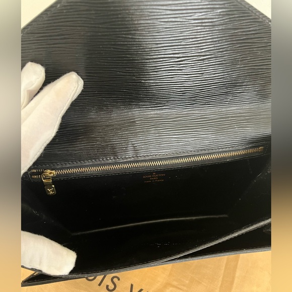 Louis Vuitton Black Epi Sellier Pouchette Clutch Wristlet with Key COA Circa1992 - Picture 14 of 17
